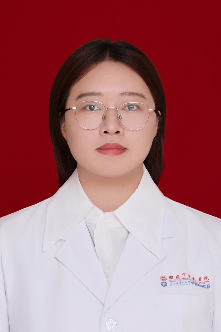 李霞